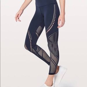 ISO these tights! A size 4 or 6!